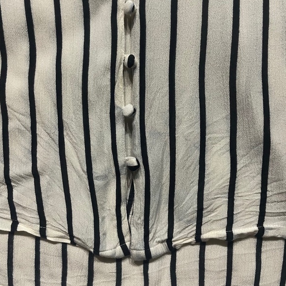 🌟Amuse Society Black & White Striped Button Down Blouse Women’s Medium - Picture 10 of 11